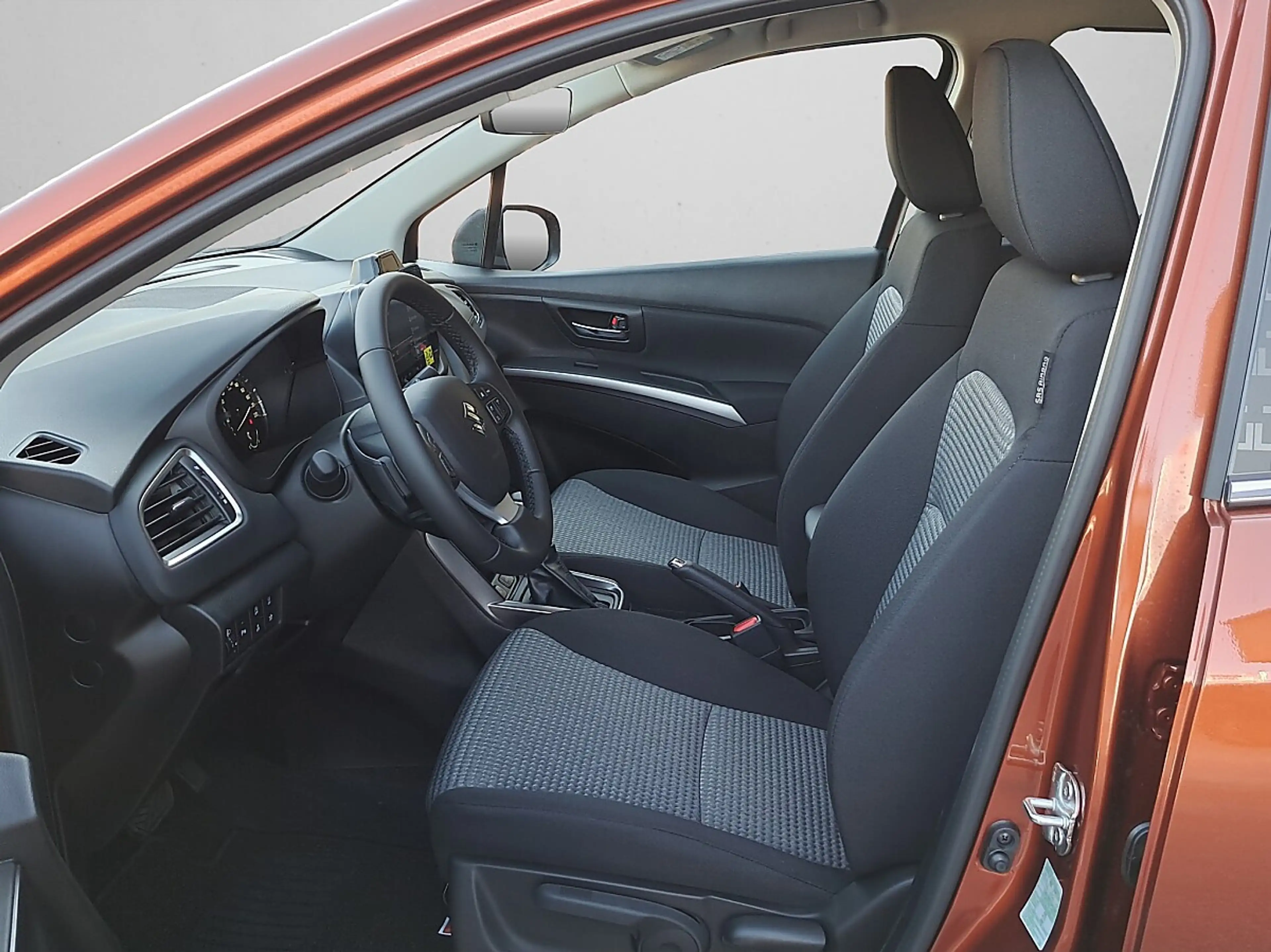 Suzuki S-Cross 1,4 Hybrid shine Aut. — photo 9