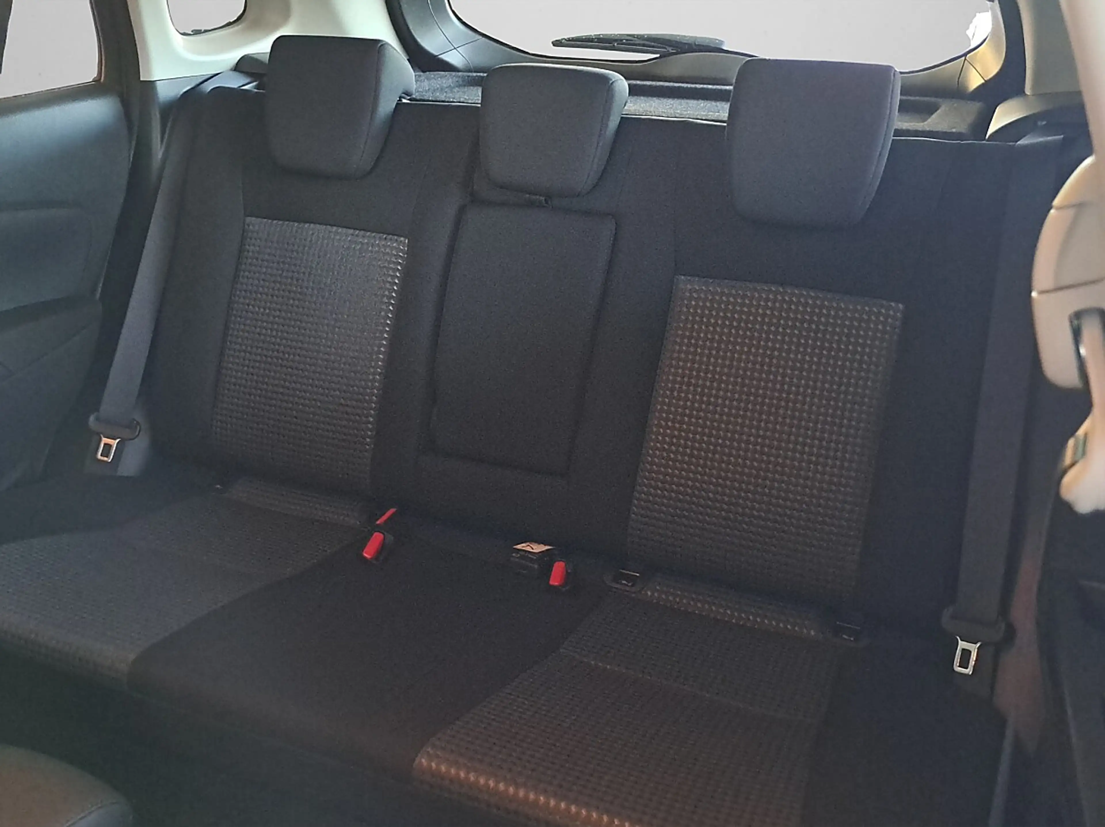 Suzuki S-Cross 1,4 Hybrid shine Aut. — photo 12