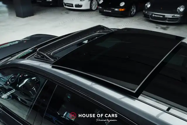 Porsche Panamera view 13