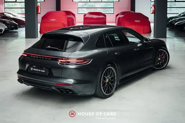 Porsche Panamera view 6