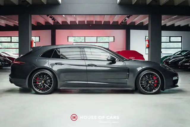 Porsche Panamera view 4