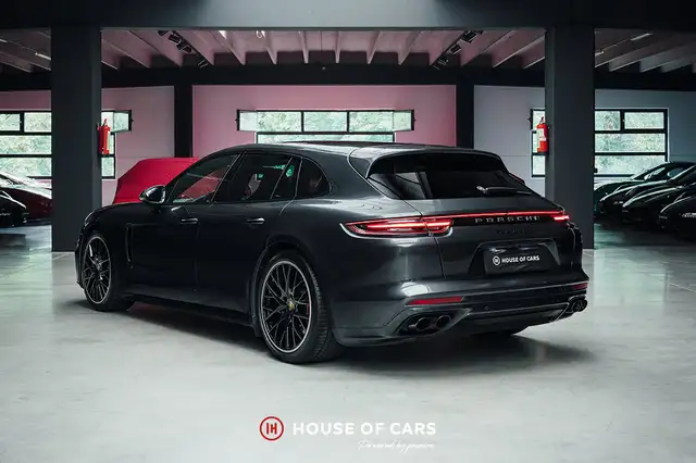 Porsche Panamera view 8