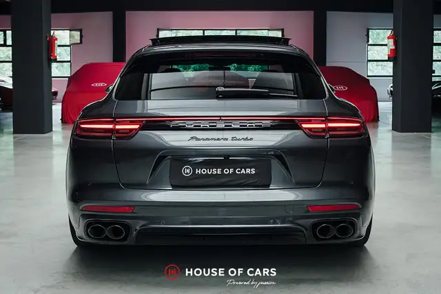 Porsche Panamera view 7