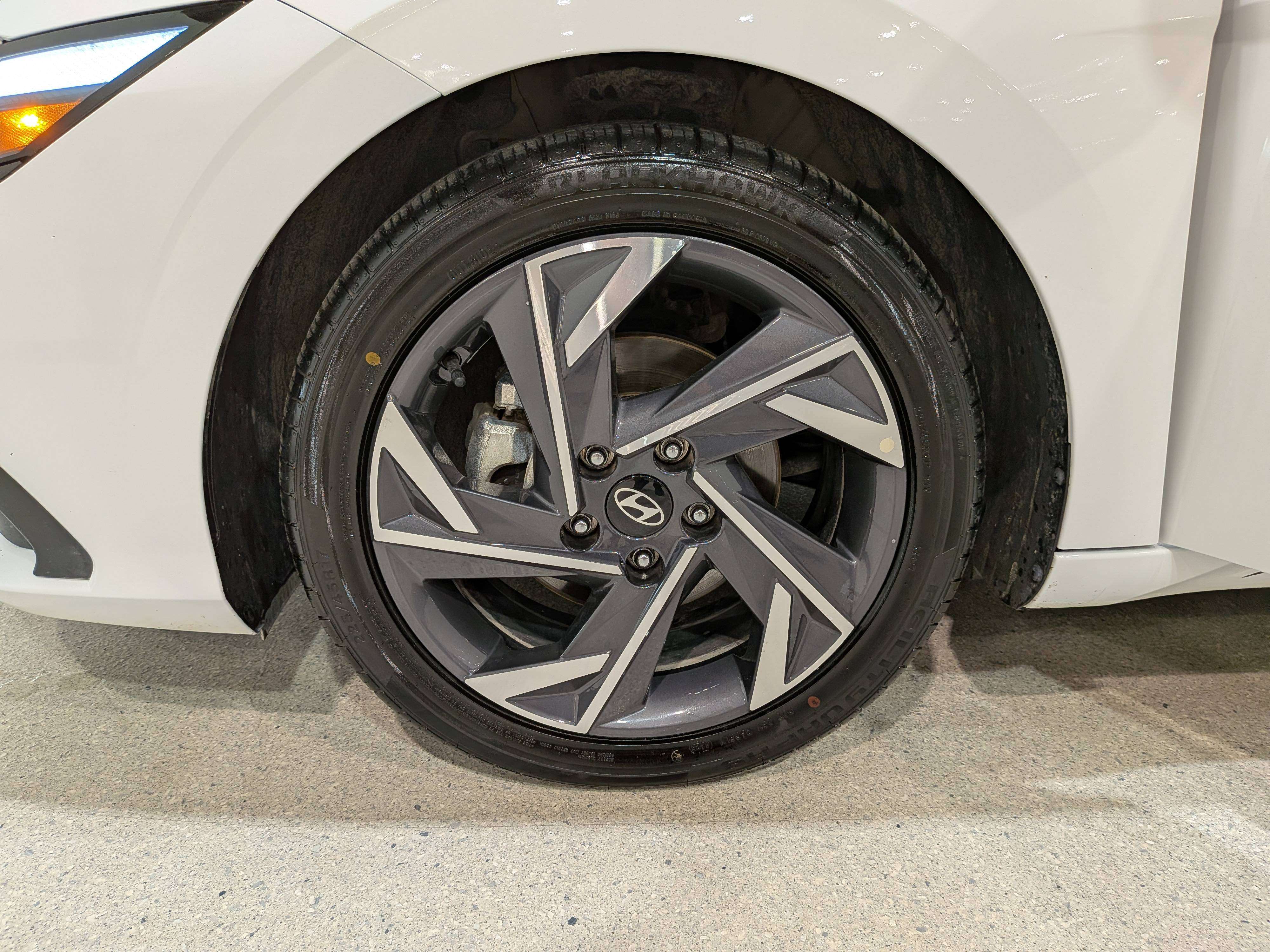 Hyundai Elantra 2025