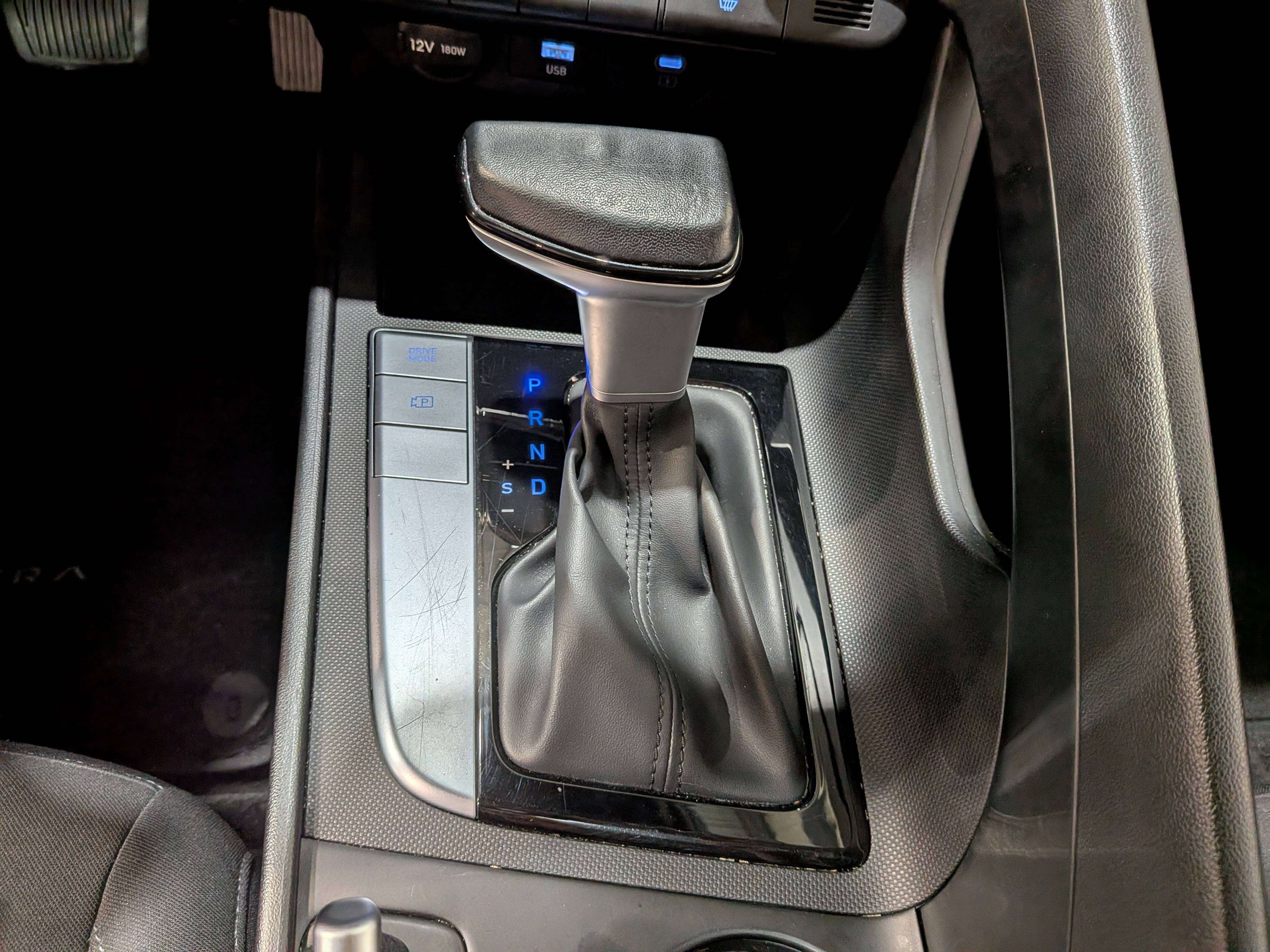 Hyundai Elantra 2025