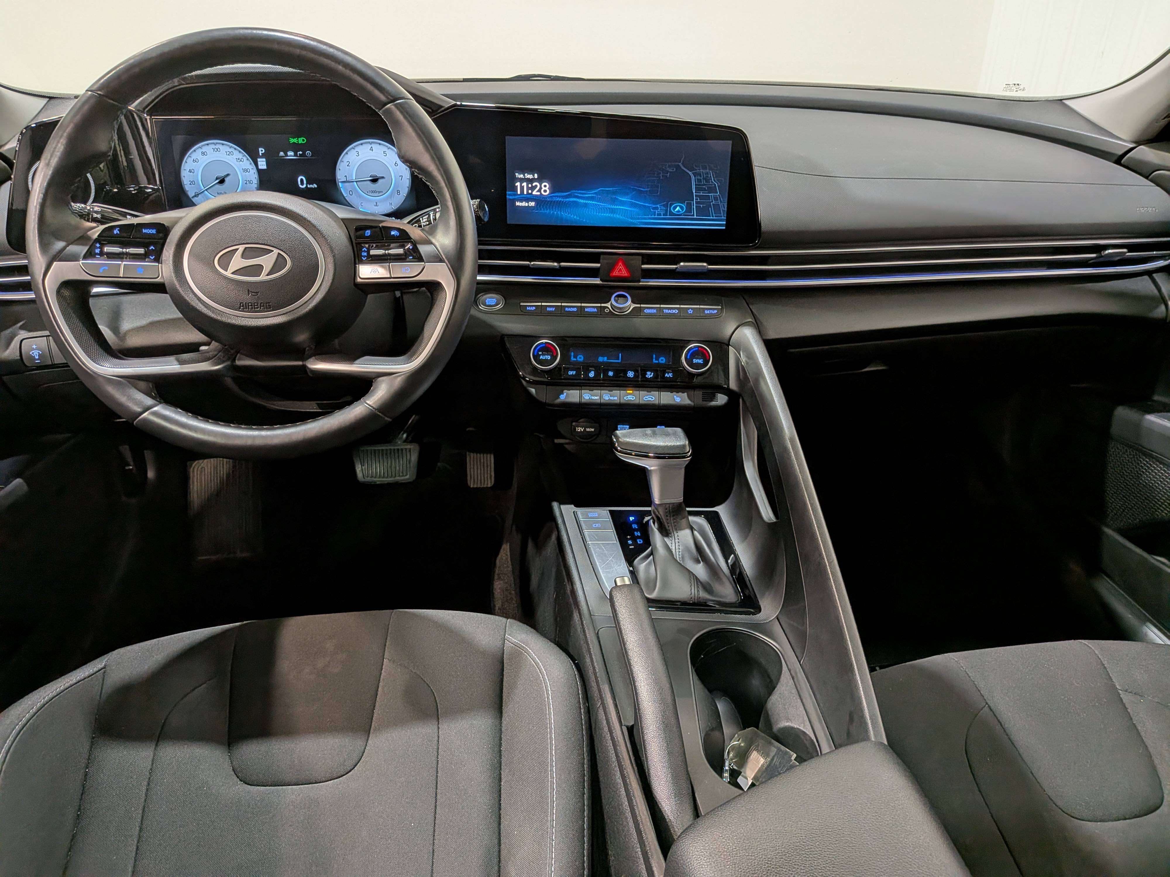 Hyundai Elantra 2025