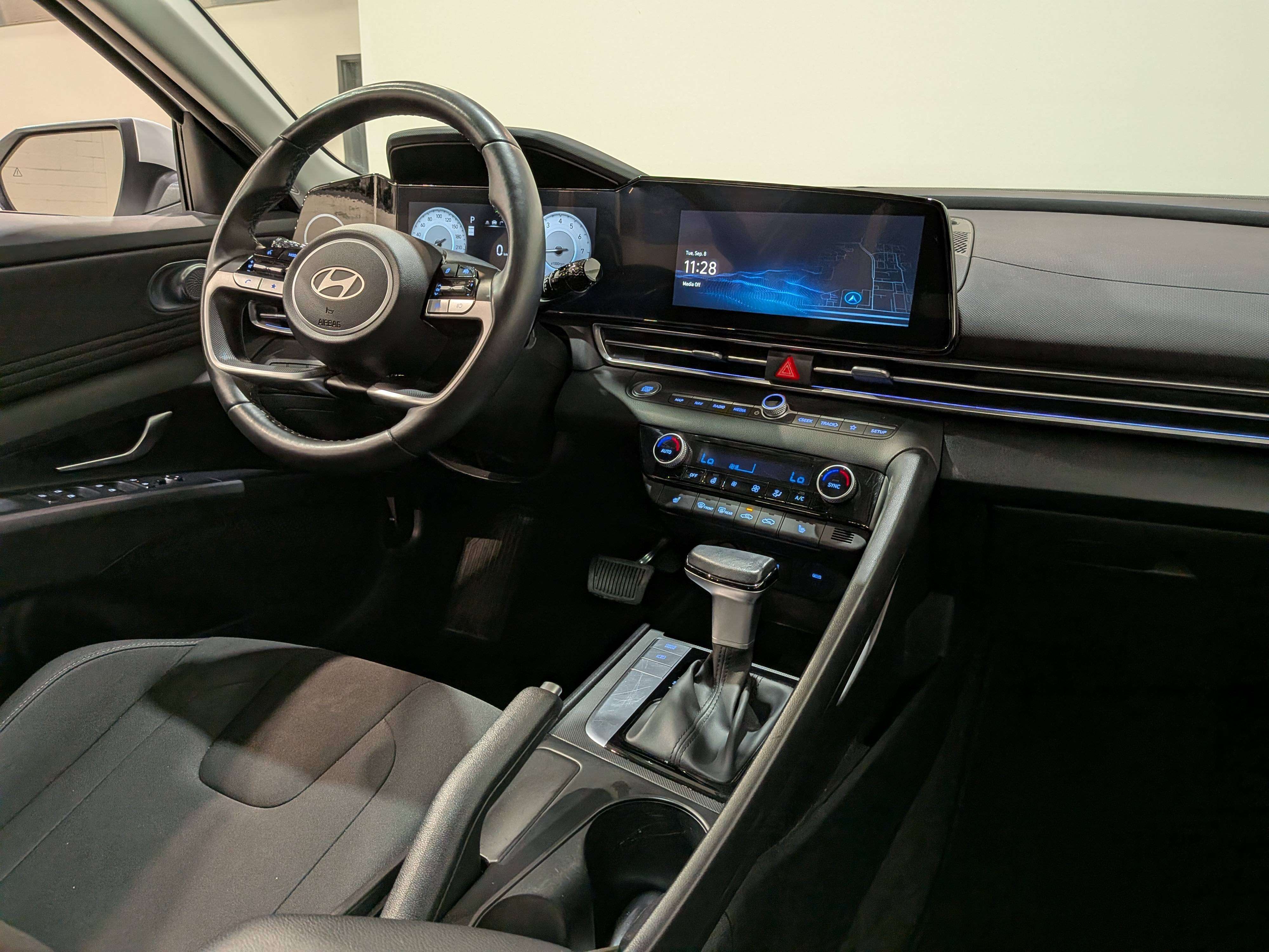 Hyundai Elantra 2025