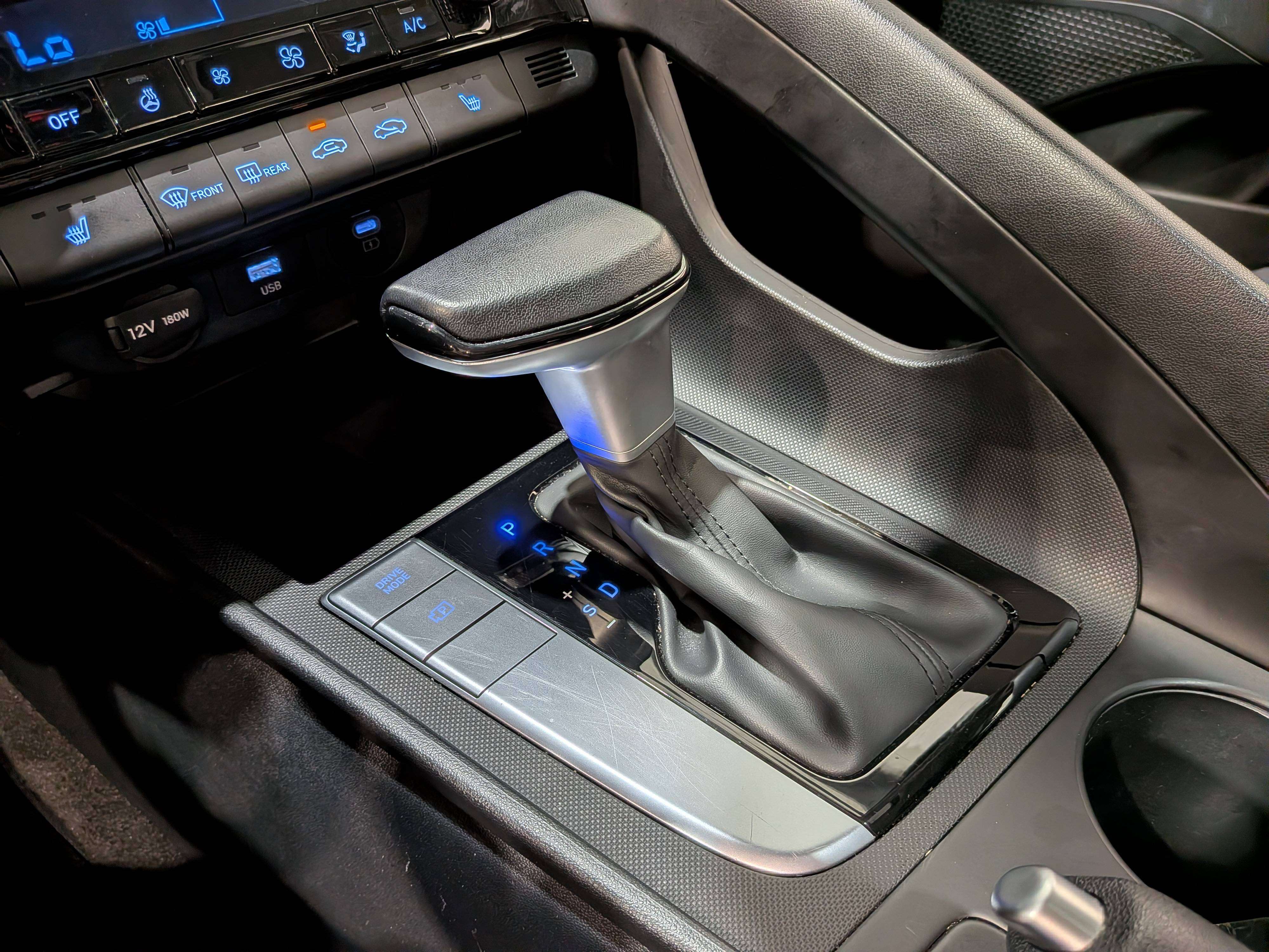 Hyundai Elantra 2025