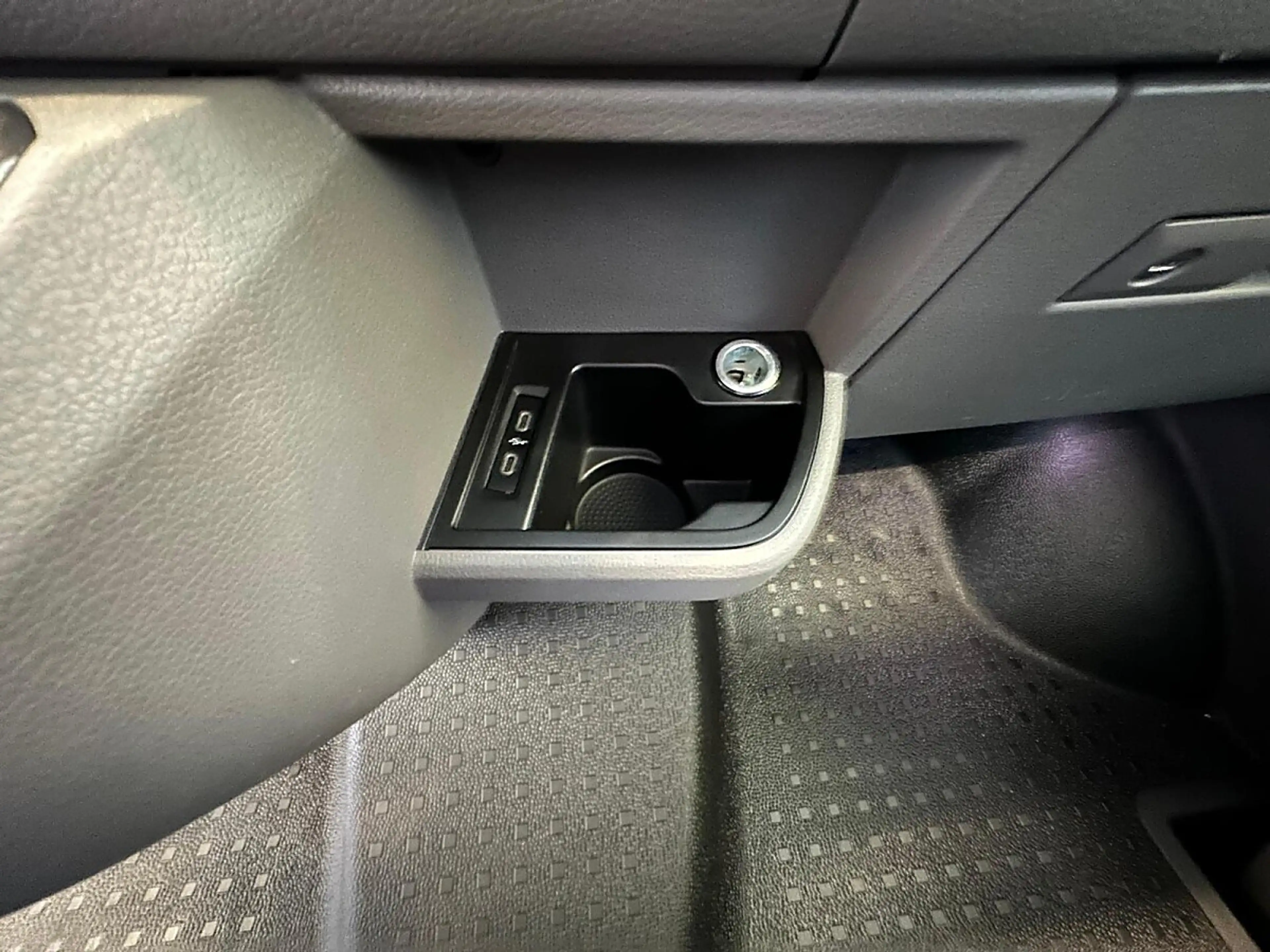 Volkswagen T6.1 Transporter KR HK, Sitzheizung, Tempomat, AHK, Spurhalte, ACC — photo 8