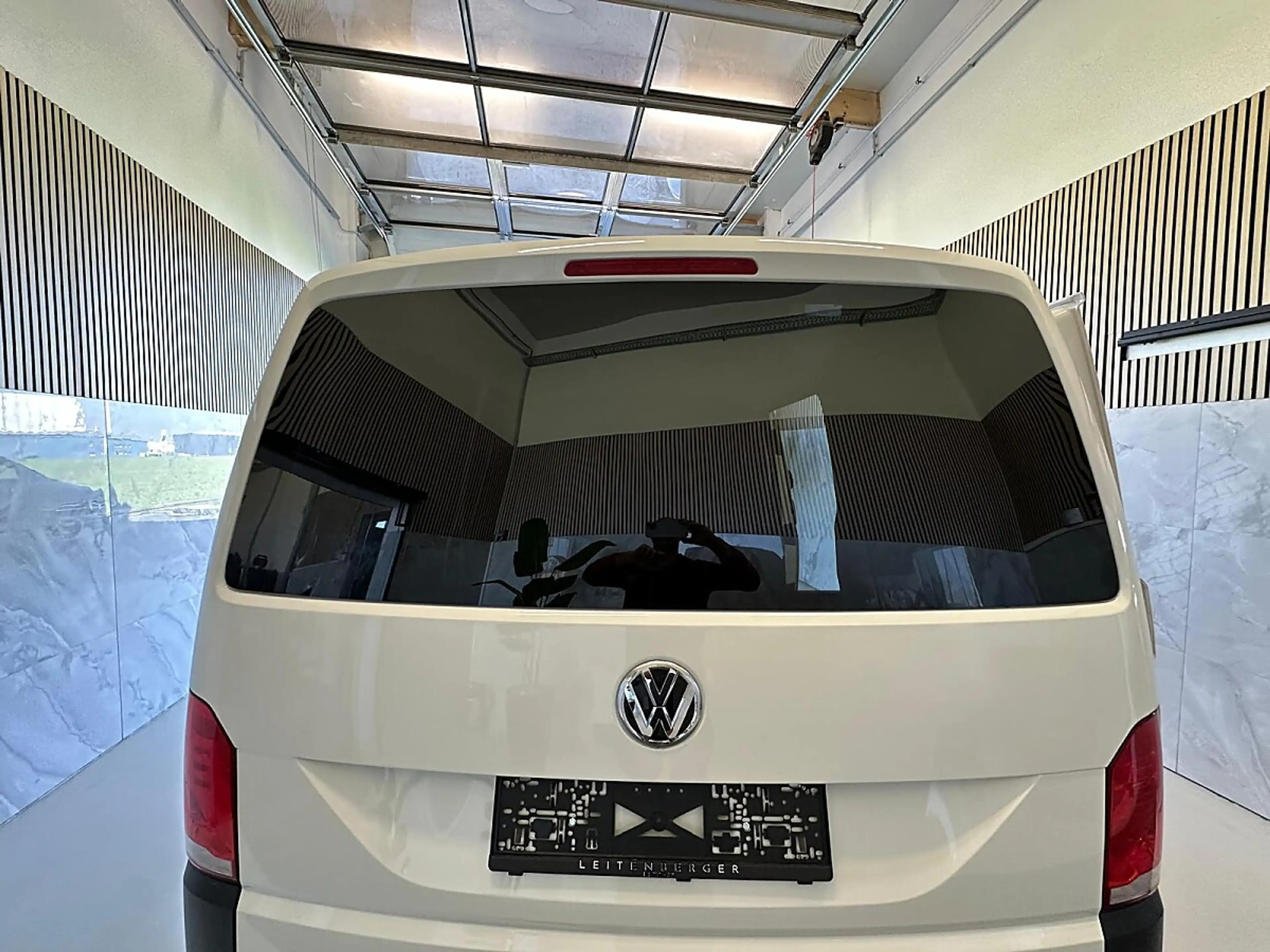 Volkswagen T6.1 Transporter KR HK, Sitzheizung, Tempomat, AHK, Spurhalte, ACC — photo 11