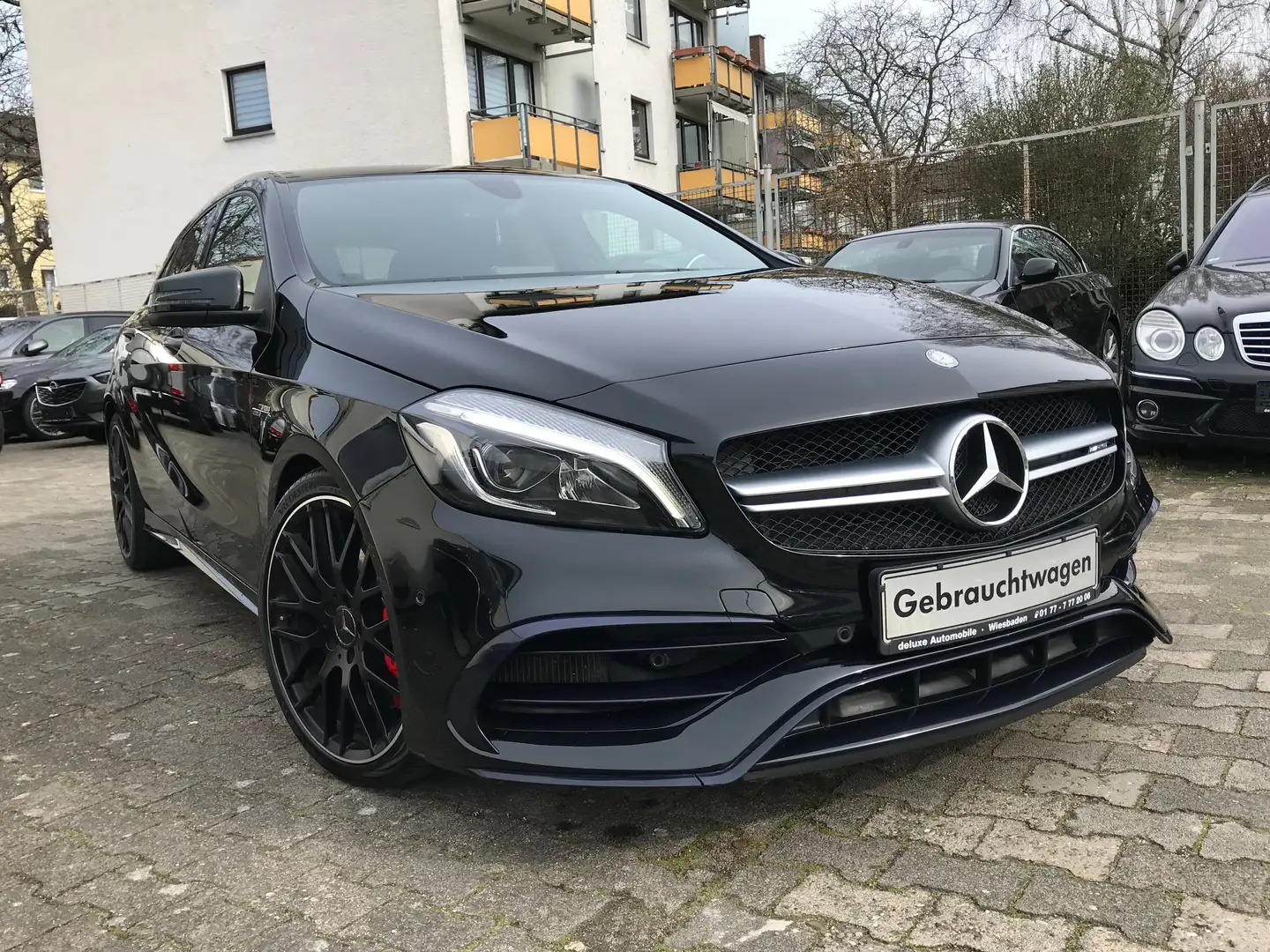 Mercedes-Benz A 45 AMG 4Matic Speedshift 7G-DCT*NAVI.*KLAPPE*MB-SERVICE* Schwarz - 1