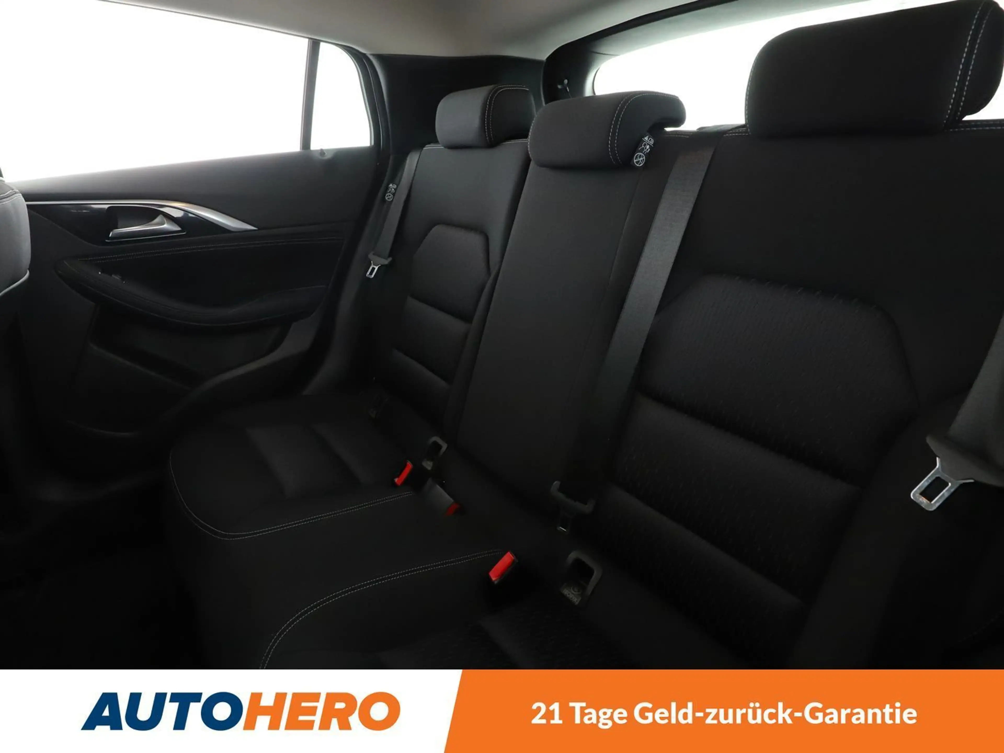 Infiniti Q30 2.2 Diesel Aut.*NAVI*XENON*360*TEMPO* — photo 14