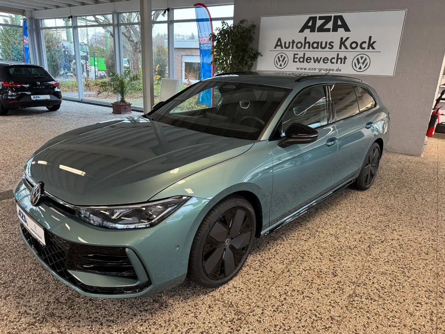 Volkswagen Passat Variant 2.0 TDI 4Motion R-Line*AHK*IQ* Grün - 1