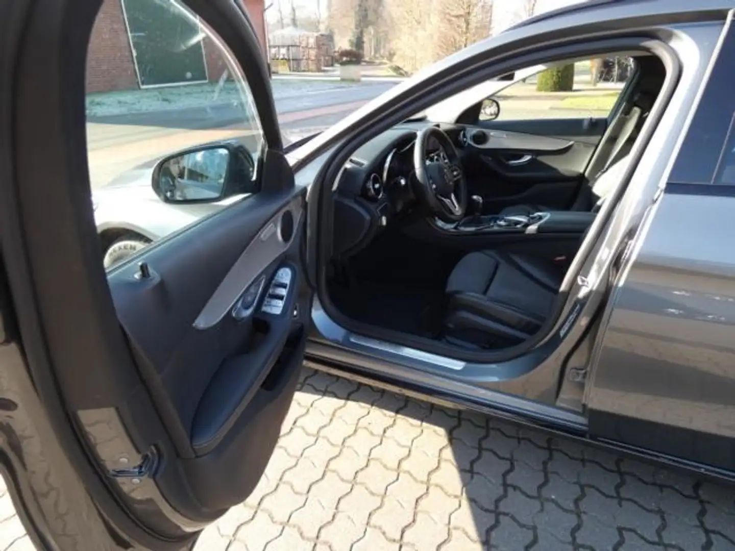 Mercedes-Benz C 180 T CGI Avantgarde RFK NIGHTP AHK NAVI LED Grau - 2