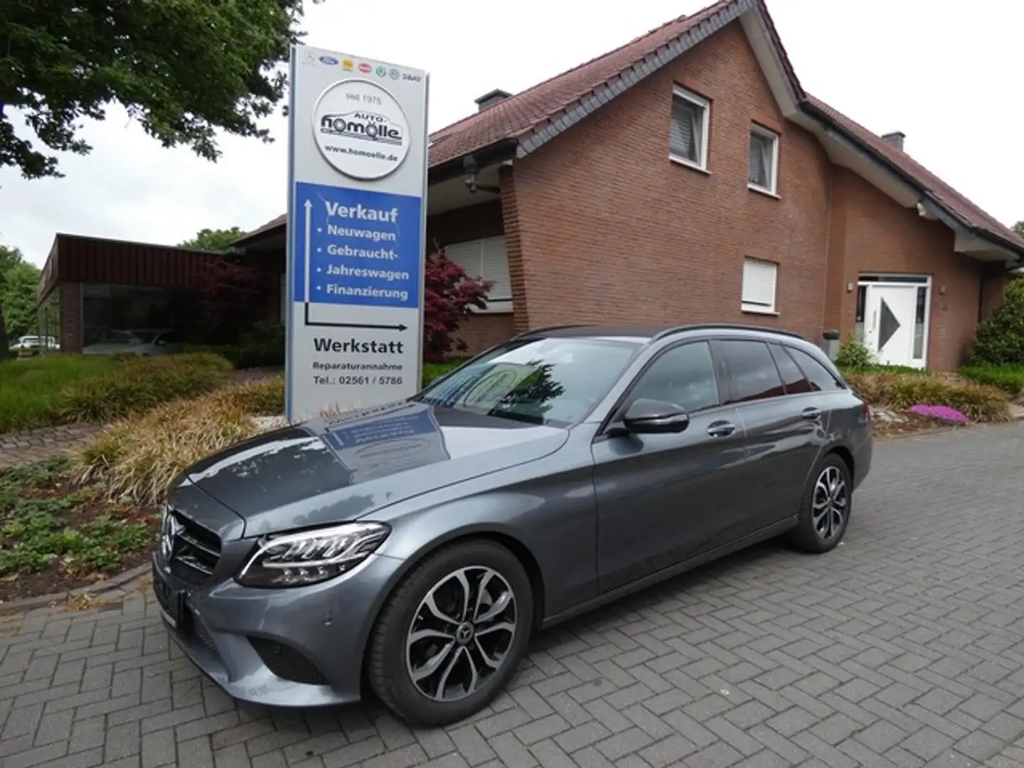 Mercedes-Benz C 180 T CGI Avantgarde RFK NIGHTP AHK NAVI LED Grau - 1