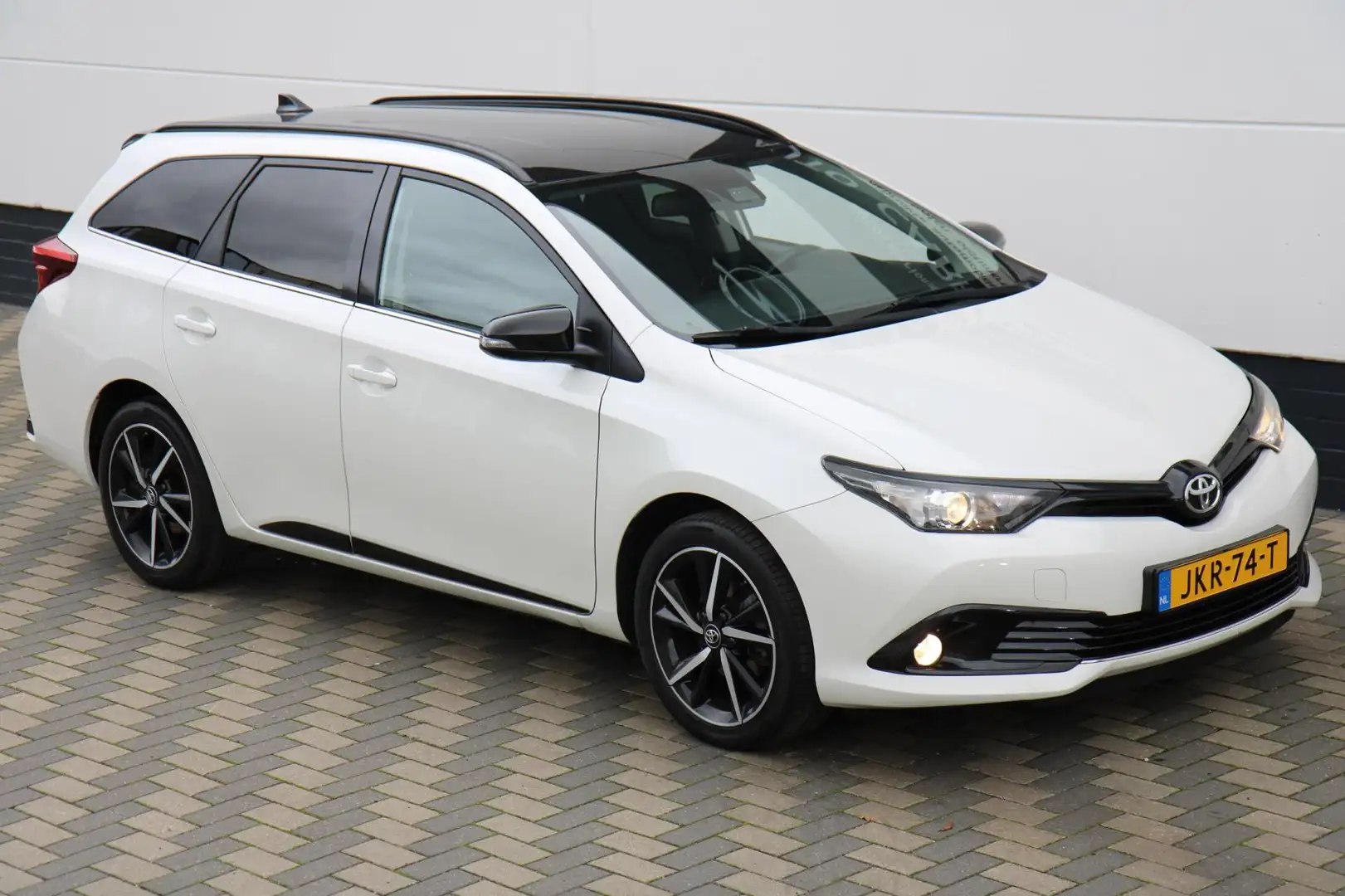 Toyota Auris Touring Sports 1.2T 116PK Navi Camera Cruise !! Wit - 1