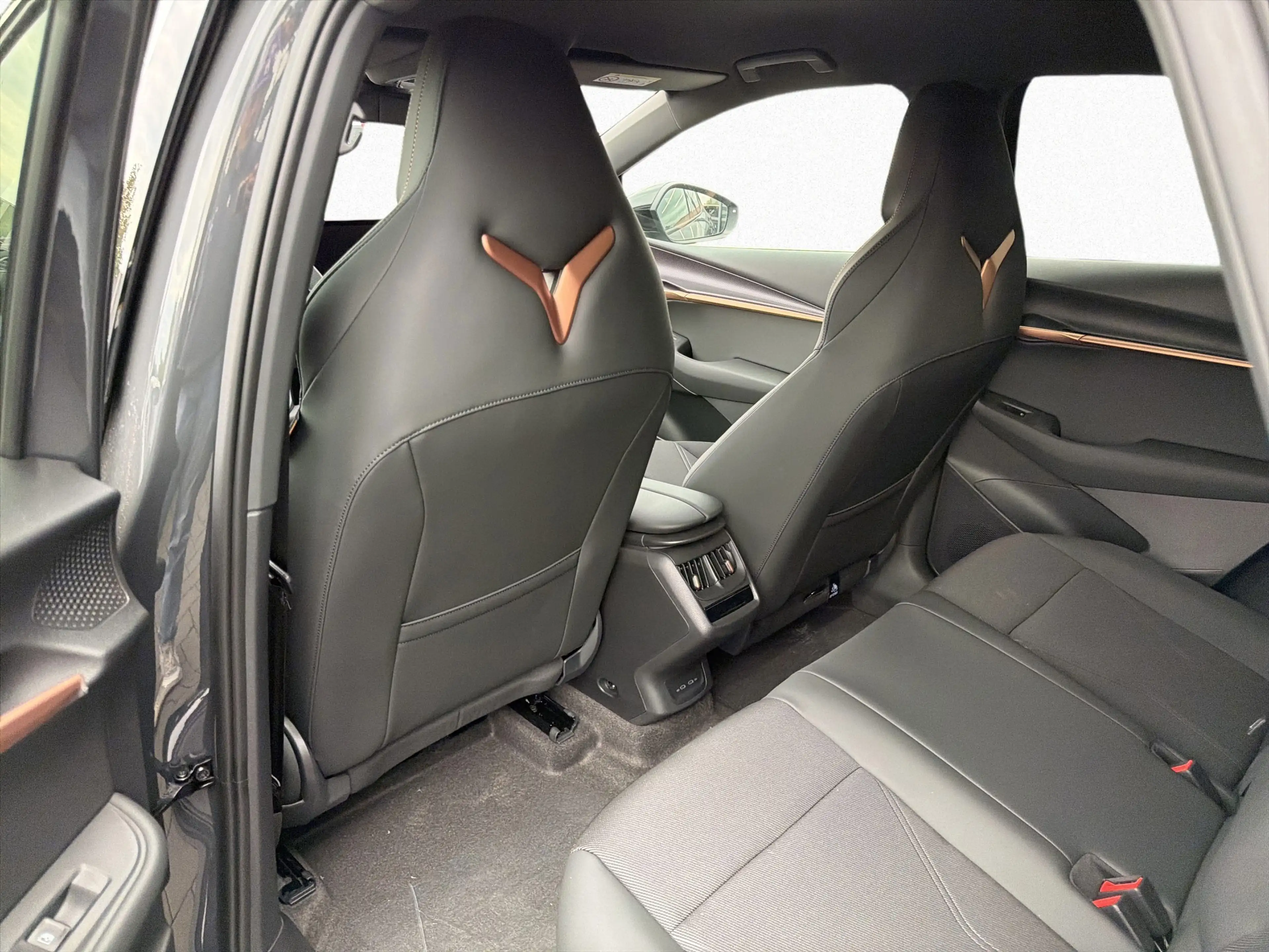 CUPRA Tavascan 210 kW Endurance AHK WÄRMEPUMPE GJR DRI — photo 9