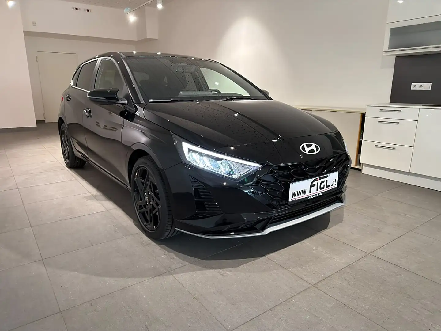 Hyundai i20 1,0 T-GDI GO Plus DCT Schwarz - 2
