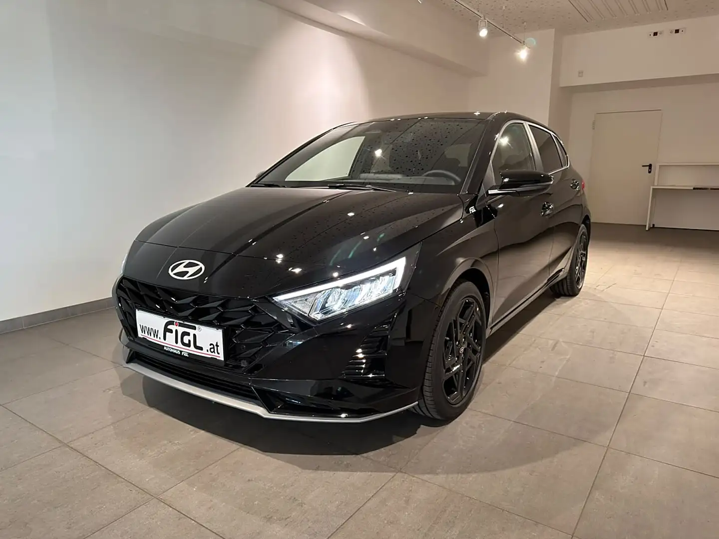 Hyundai i20 1,0 T-GDI GO Plus DCT Schwarz - 1