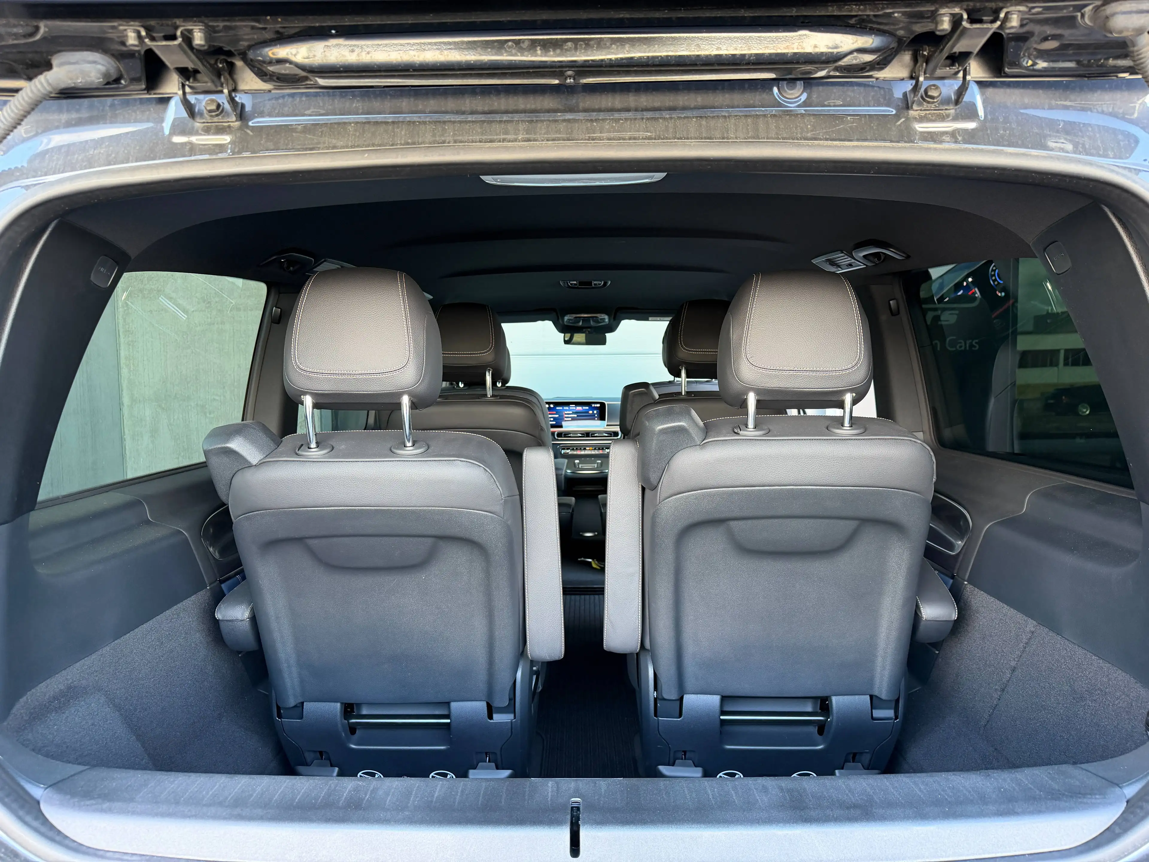 Mercedes-Benz EQV 300 AVANTGARDE AIRMATIC LEDER 360 DISTRONIC 110KW DC — photo 9
