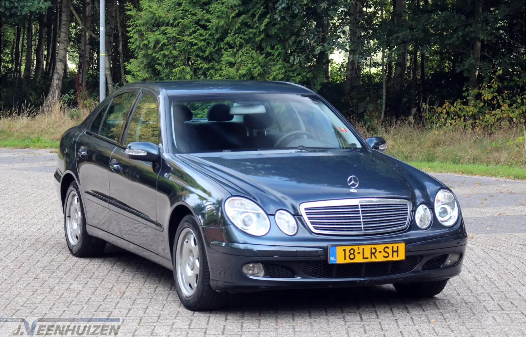 Mercedes-Benz E 320 Avantgarde | 2003 | YOUNGTIMER | AUTOMAAT | Zwart - 1