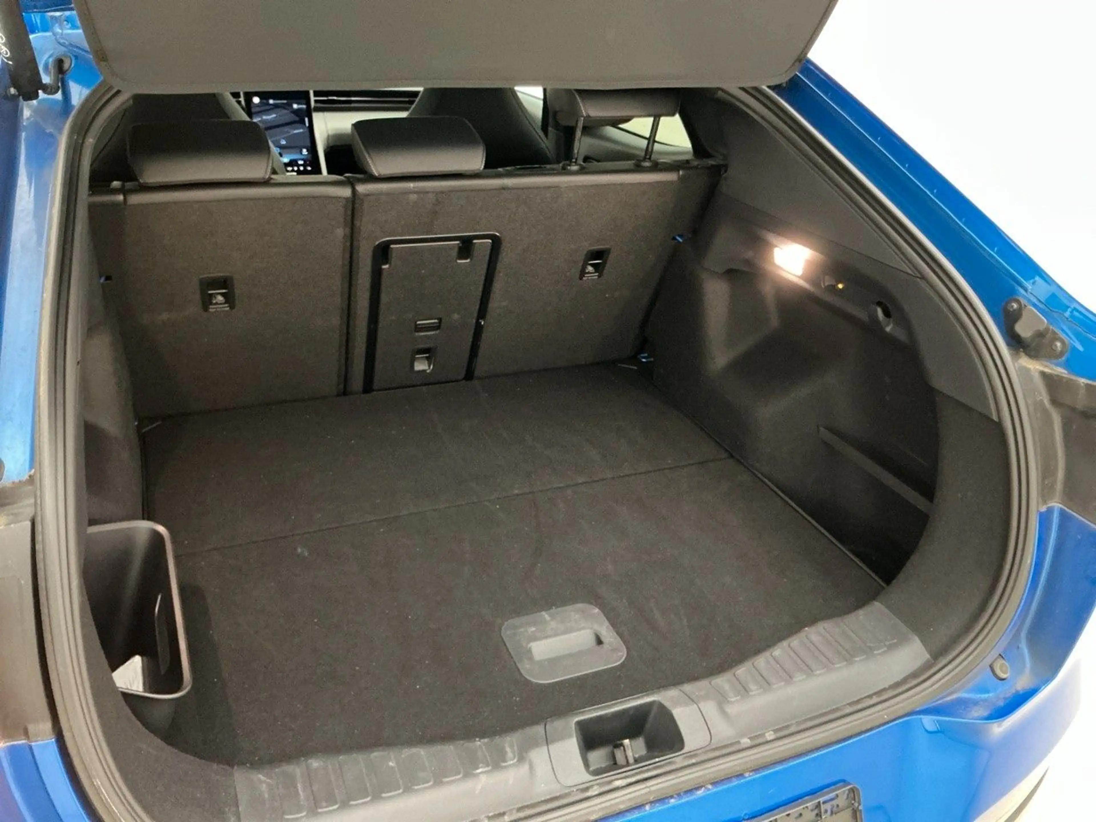 Ford Capri 77 kWh RWD Premium/360/PANO/AHK/WÄRMEPUMPE — photo 5