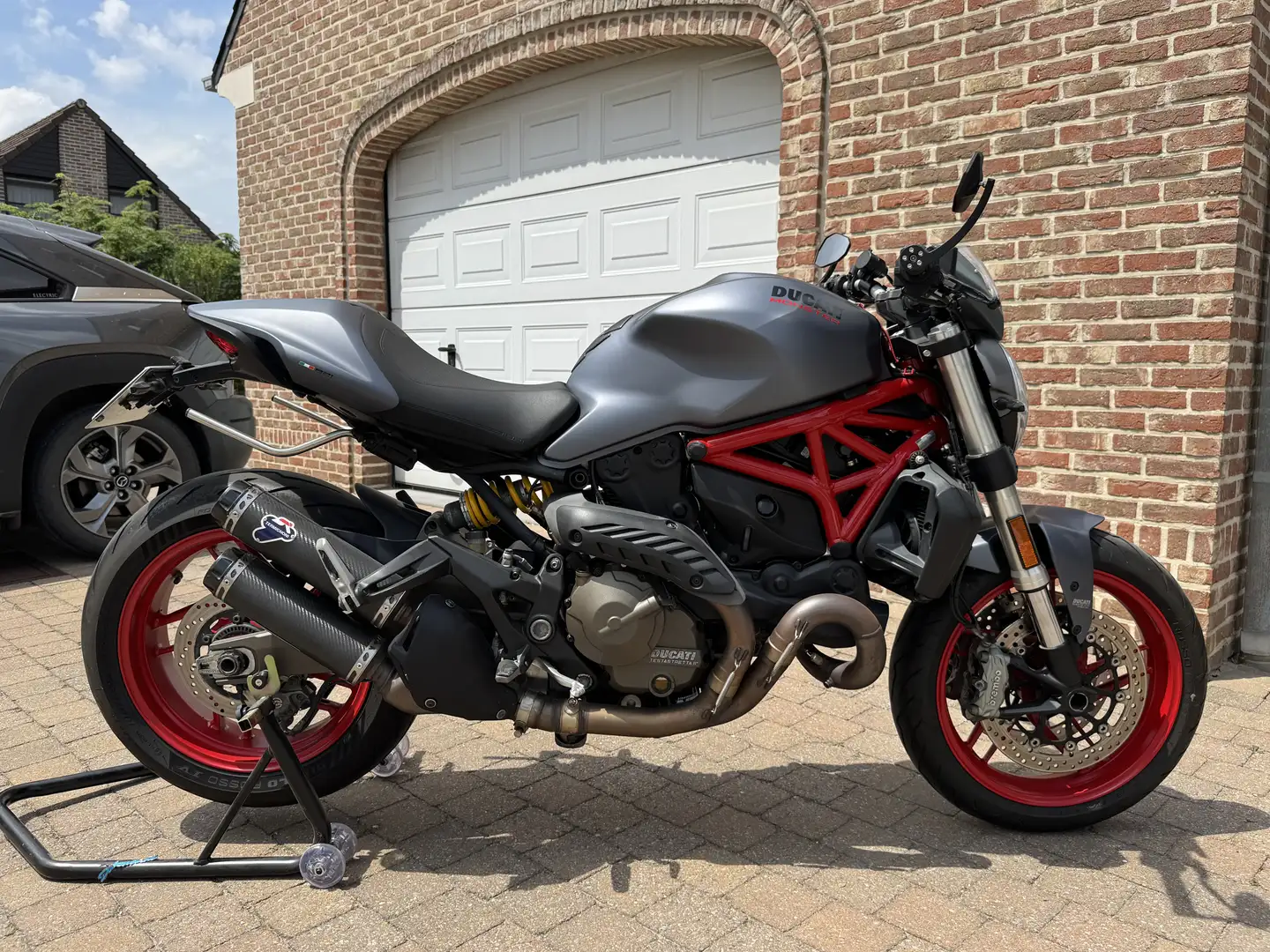 Ducati Monster 821 Szürke - 1