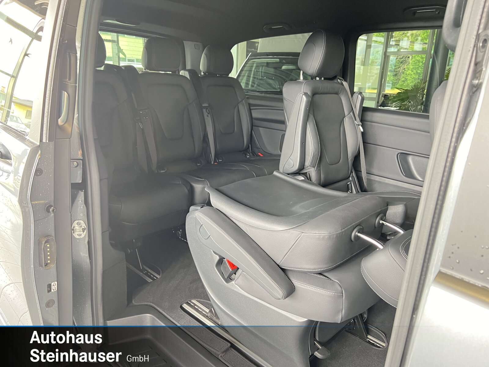 Mercedes-Benz V 220