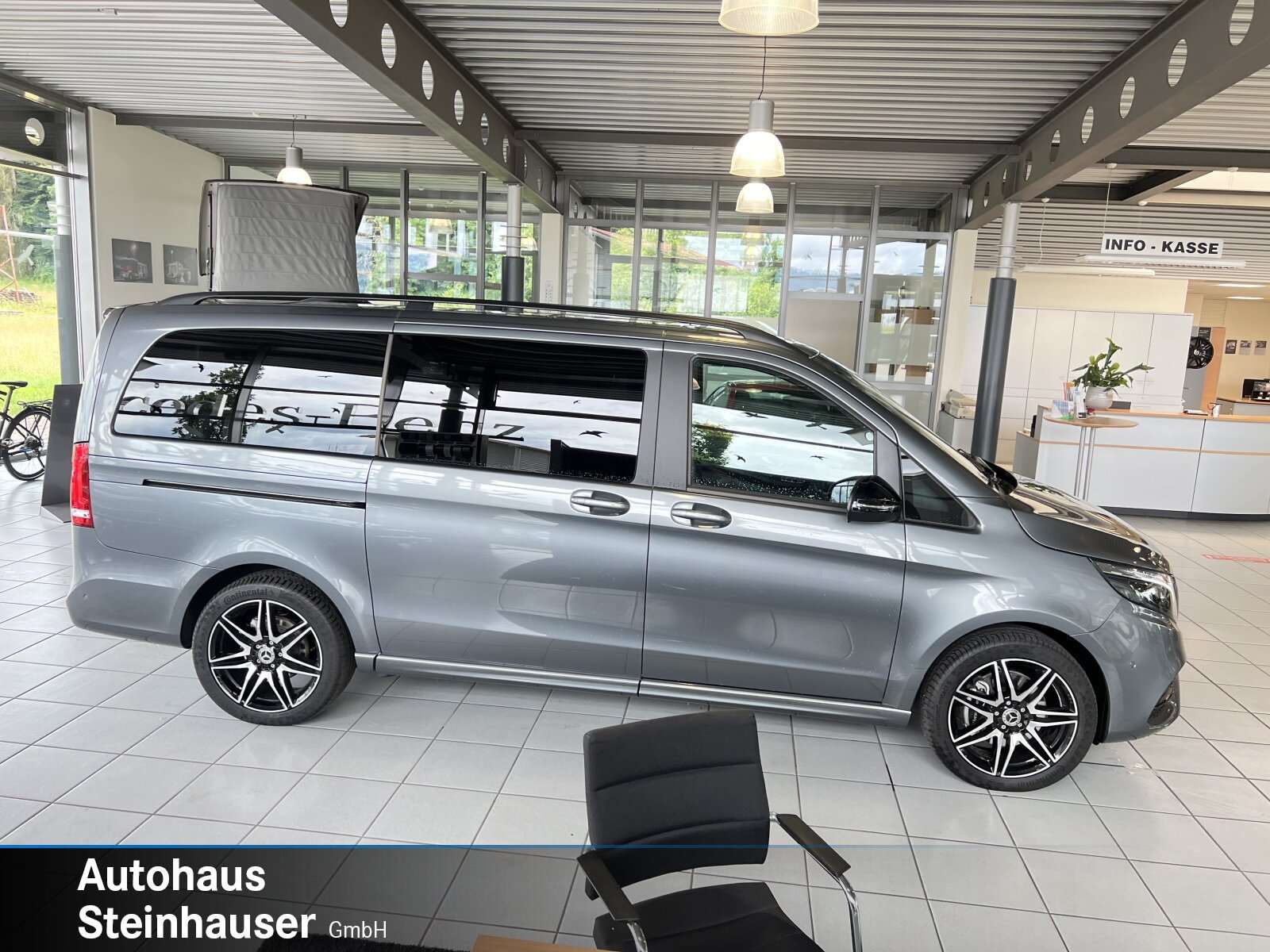 Mercedes-Benz V 220