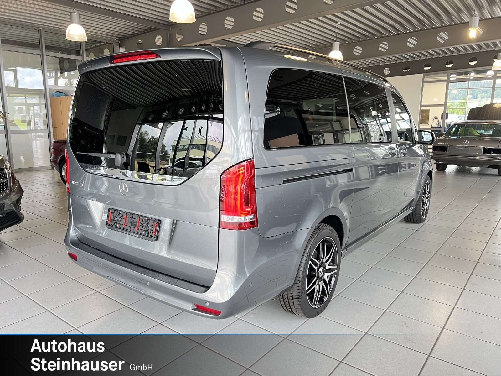 Mercedes-Benz V 220
