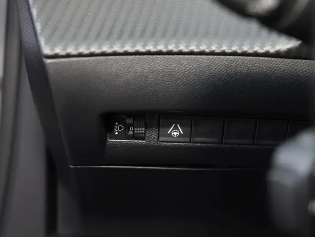 Peugeot 2008 view 7
