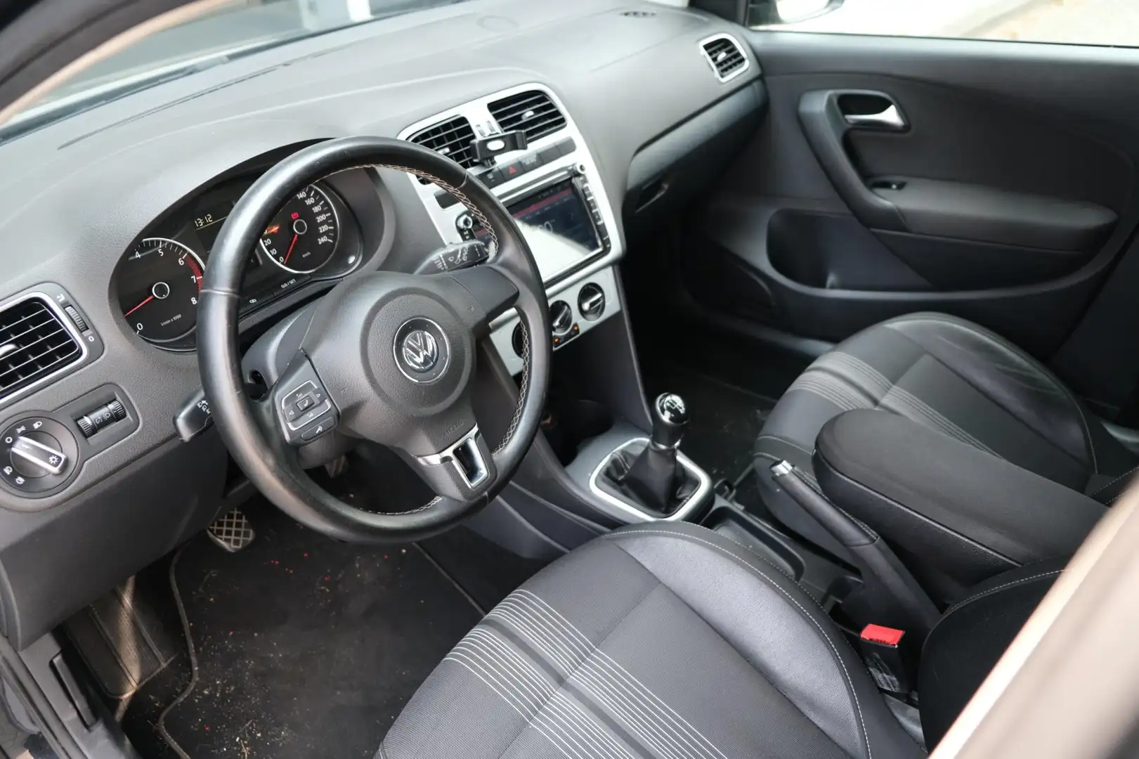 Volkswagen Polo 1.2 Match Pdc Airco Camera CV Zwart - 2