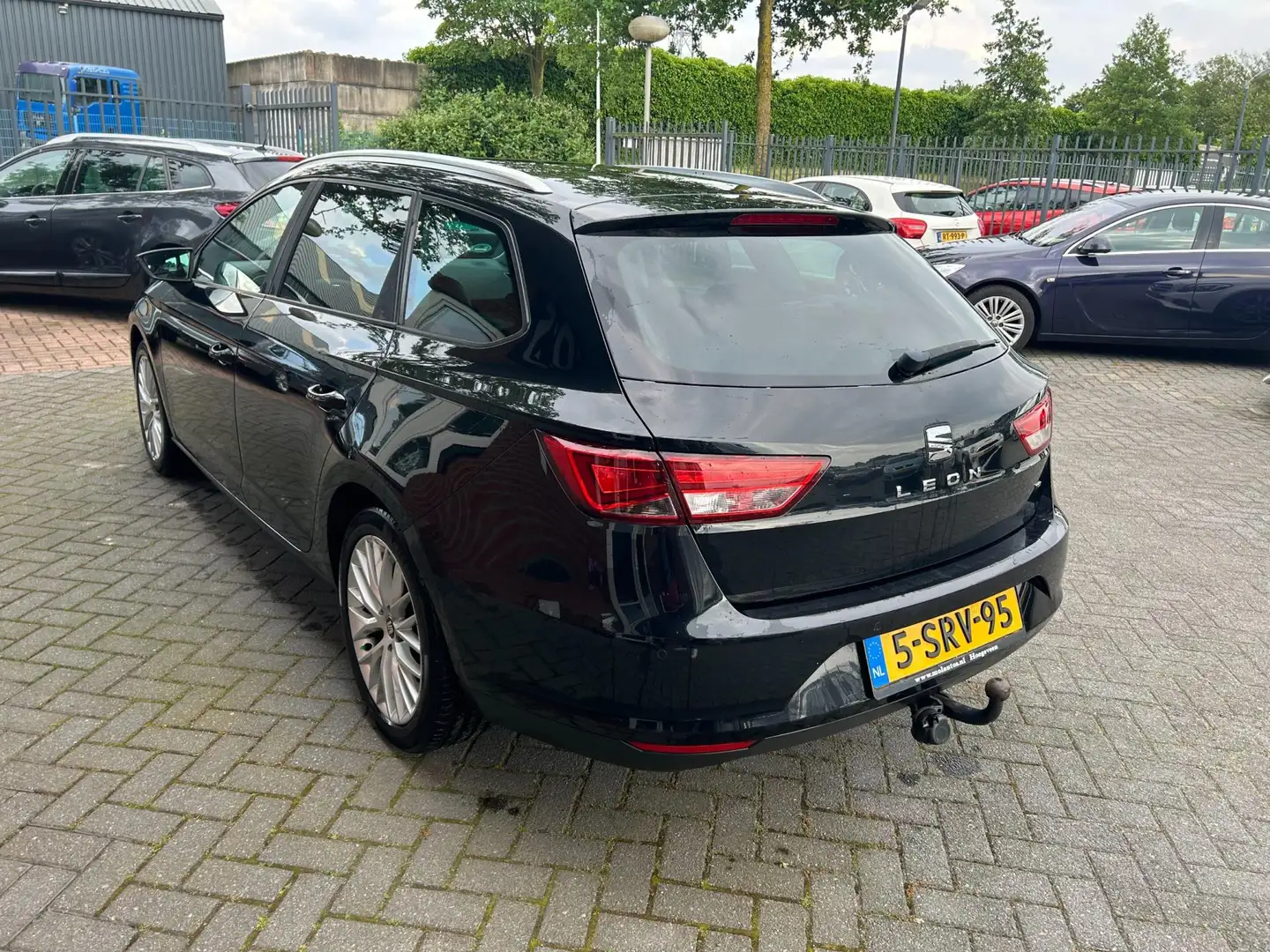 SEAT Leon ST Sport 1.2 TSI , Automaat . Navi , APK 10-25 Nero - 2
