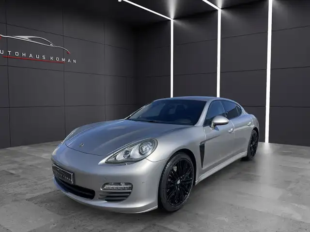 Porsche Panamera 3.6 V6*AUTOM.*20ZOLL*PDC*NAVI*AHK*LEDER