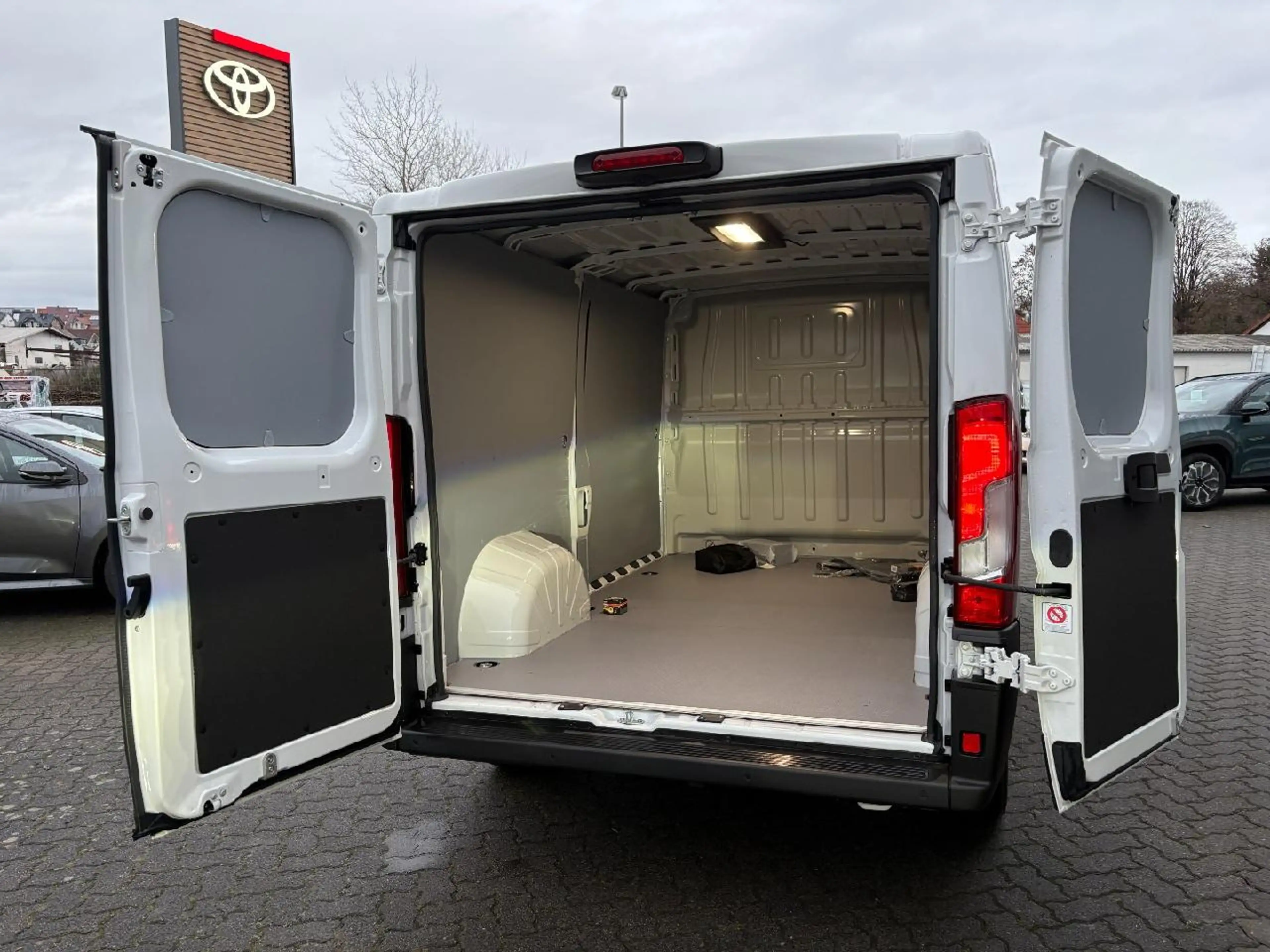 Toyota Proace Max 33 L2H1 BlueHDi 120 Work — photo 10
