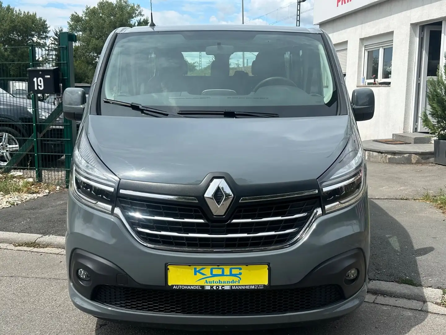 Renault Trafic 2.0 dCi Automatik 8-Sitze L2H1 / 1. Hand Grau - 2