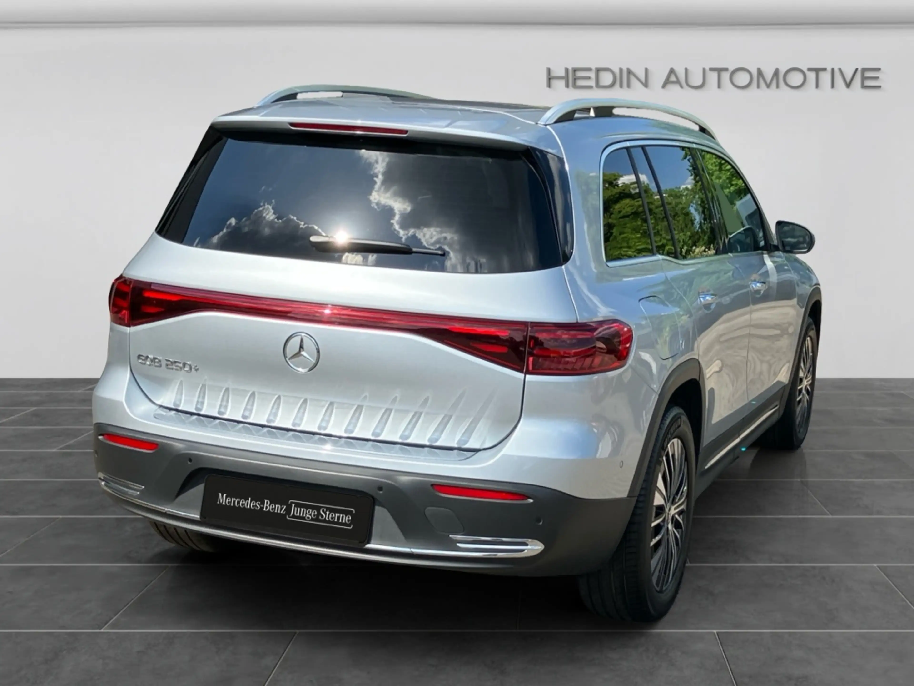 Mercedes-Benz EQB 250 + PANO|KEYL|360°|TOTW|CarPlay|SPIEGEL-P.| — photo 6