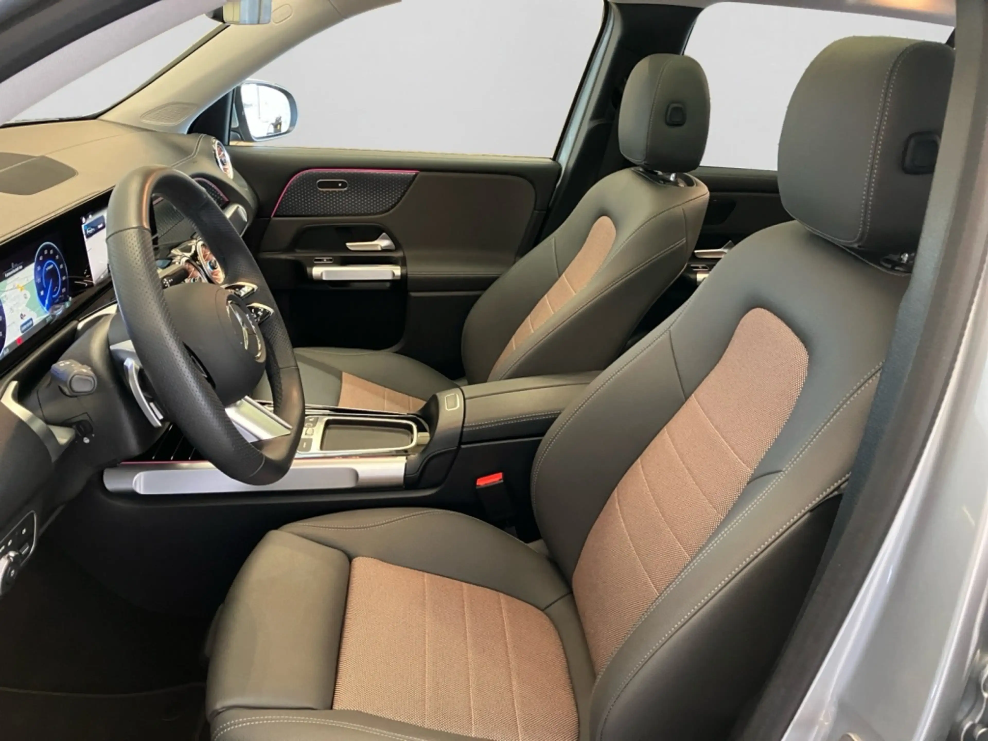 Mercedes-Benz EQB 250 + PANO|KEYL|360°|TOTW|CarPlay|SPIEGEL-P.| — photo 10