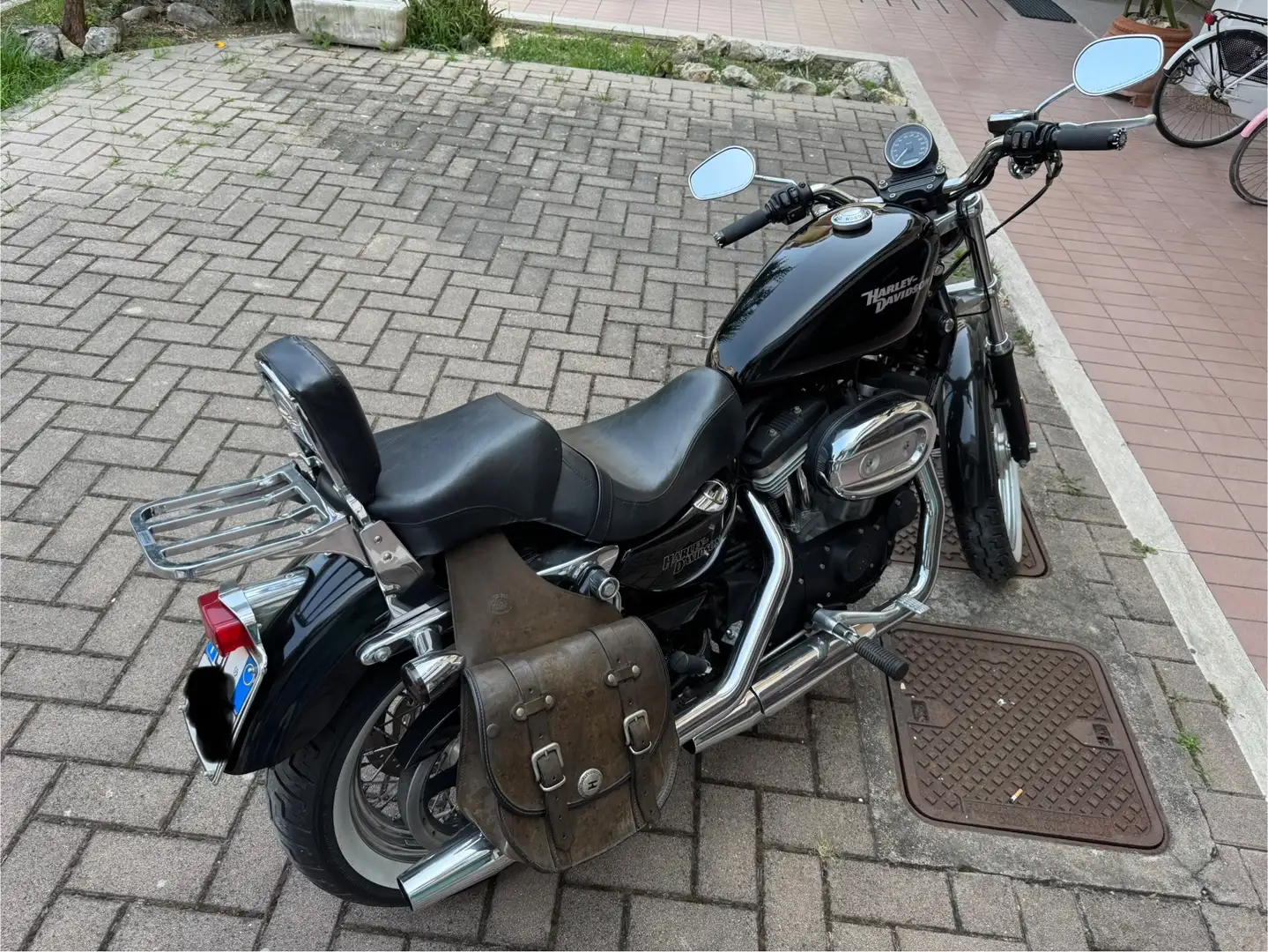 Harley-Davidson Sportster 883 custom classic - 1