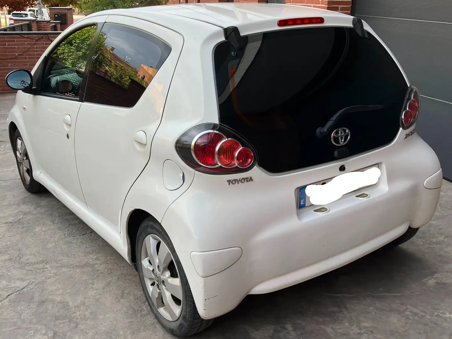 Toyota Aygo 1.0 VVT-i Connect Blanco - 2