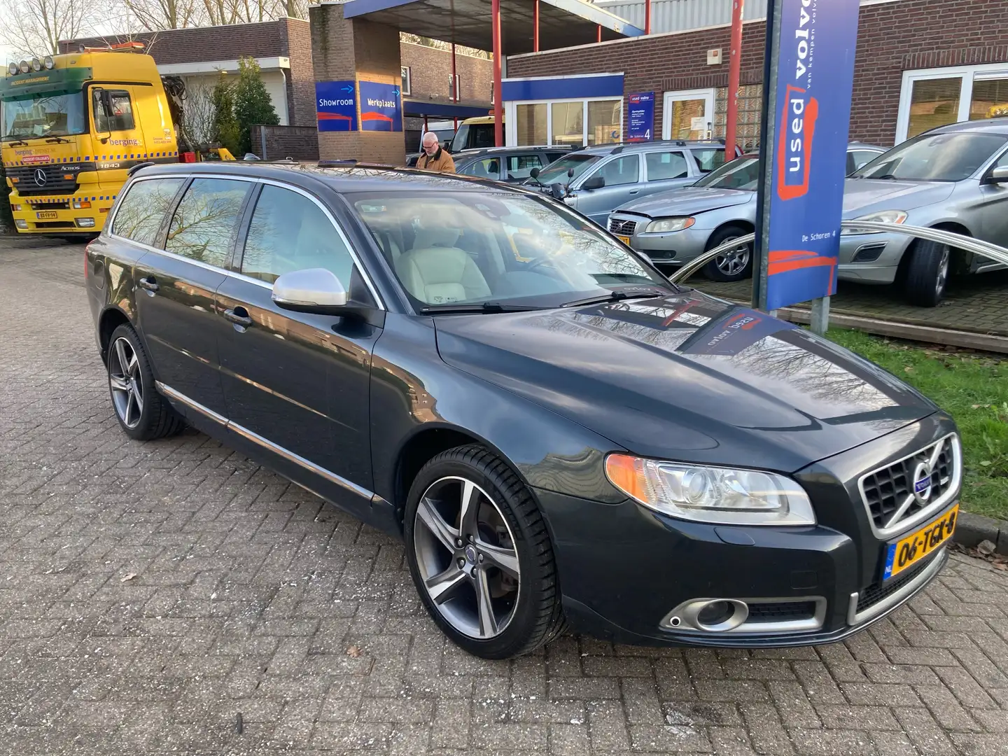 Volvo V70 1.6 T4 180PK Limited Edition, Automaat, Clima, Led Gris - 1