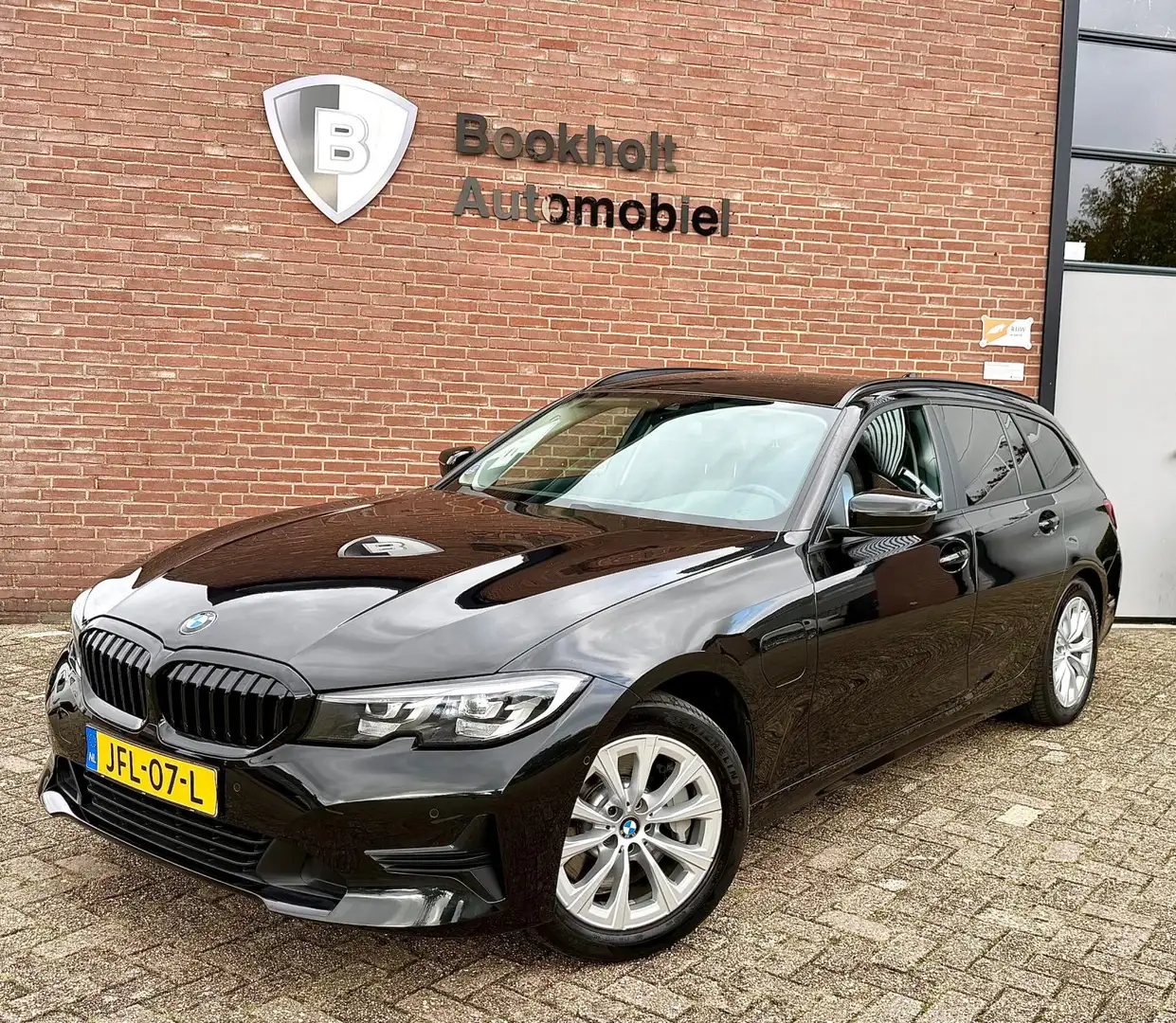 BMW 330 3-serie Touring 330e Camera. M-stuur, Tr.haak, Car Zwart - 1