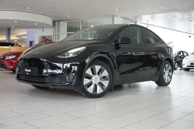 Tesla Model Y view 3