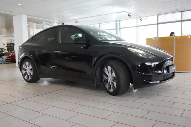 Tesla Model Y view 7