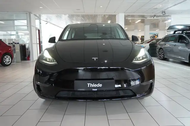 Tesla Model Y view 6