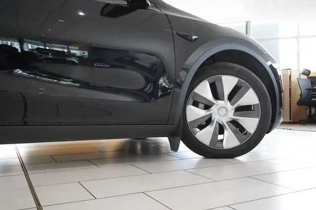 Tesla Model Y view 8