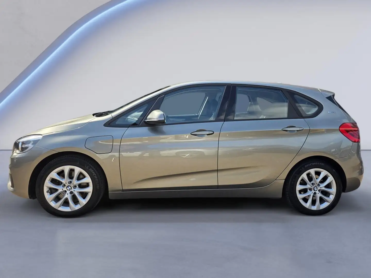 BMW 225 2-serie Active Tourer 225xe iPerformance /Apple Ca Grijs - 2