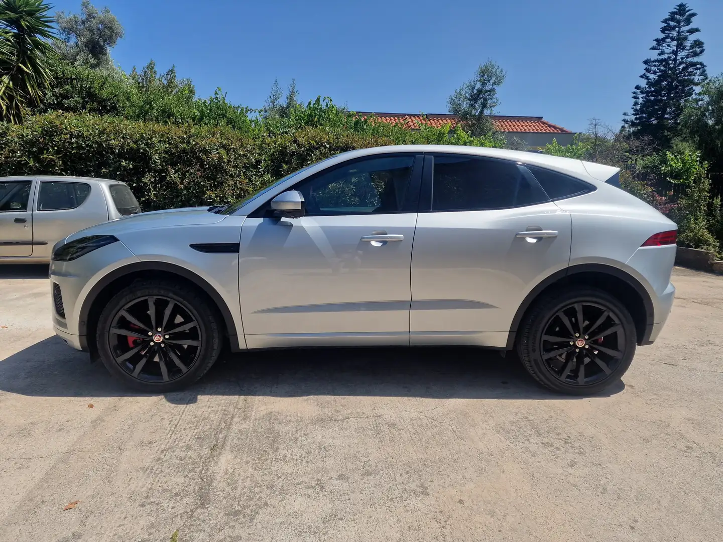 Jaguar E-Pace Jaguar E-PACE 2.0D 204CV AUTO R-DYNAMIC SE Argento - 2