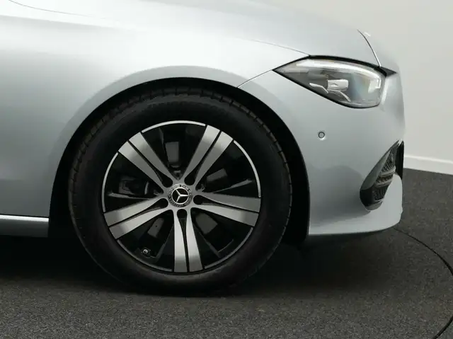 Mercedes-Benz C-Class view 8