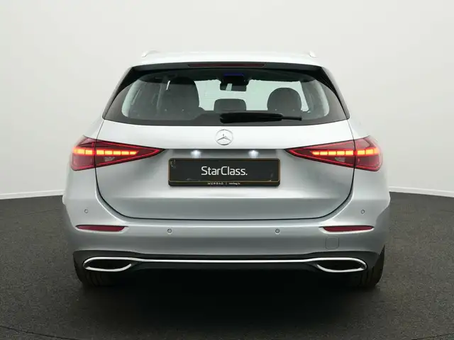 Mercedes-Benz C-Class view 4
